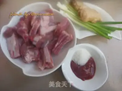 Make Tomato sauce and ribs step 0