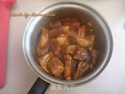 Make Tomato sauce and ribs step 6