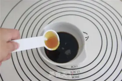 Make Homemade gingercake candy box step 1