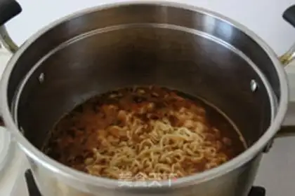 Make Nutritional hot noodles step 8