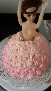 Make Barbie doll cake step 9