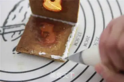 Make Homemade gingercake candy box step 13