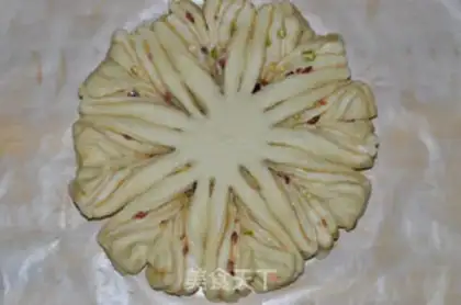 Make Flower bread step 9