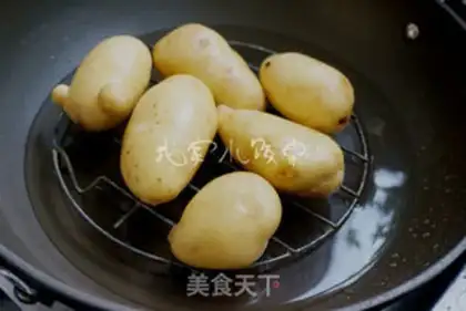 Make Pepper salt, potatoes step 1