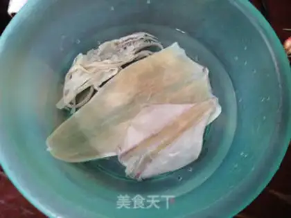 Make Pork squid radish soup step 1