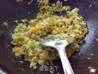 Make Curry-wet fried rice step 5