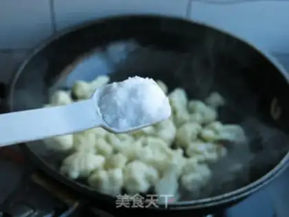 Make Tomato blossoms step 5