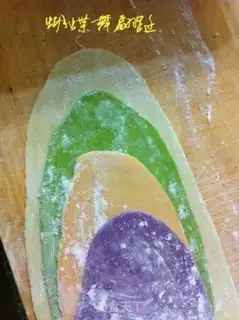 Make Color noodles step 6