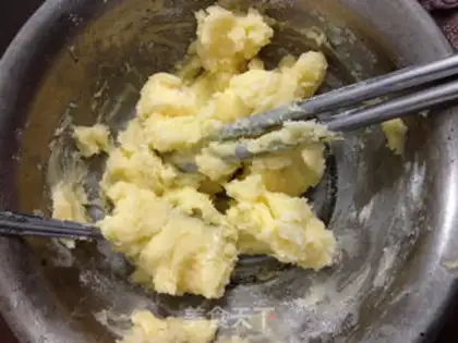 Make raisin cookies step 1