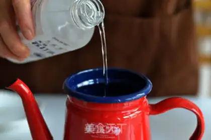 Make Lemon honey water step 2