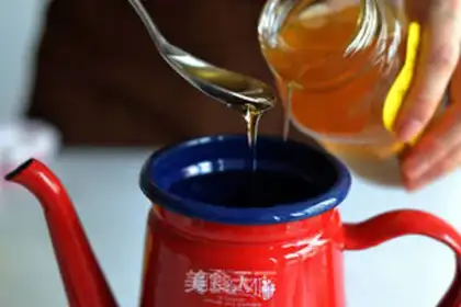 Make Lemon honey water step 3