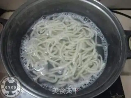 Make Onion oil noodles step 3