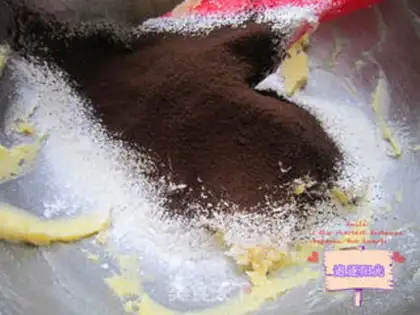 Make Snail cookies step 3