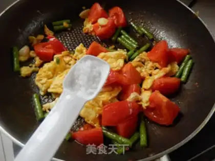 Make Fancy tomato fried eggs step 9