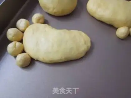 Make Little feet pine bun step 10