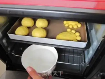 Make Little feet pine bun step 11