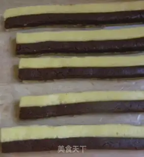 Make Double-coloured Chessies step 7