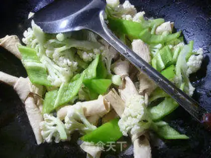 Make Pyramids and broccoli step 2