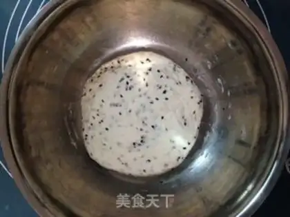 Make French ball, black sesame step 2