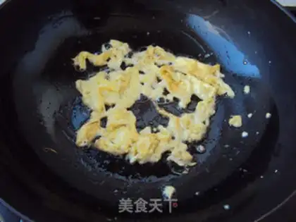 Make Pretzel fried eggs step 4