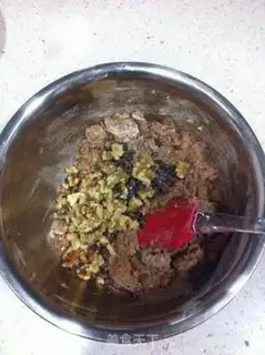Make Nuts, chocolate, crackers step 4