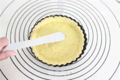 Make French caramel banana pie step 14