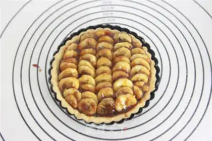 Make French caramel banana pie step 15