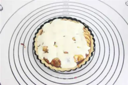 Make French caramel banana pie step 16