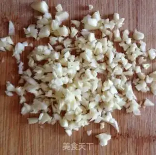 Make Garlic fan dolls step 2