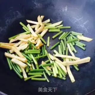 Make Garlic fries step 11