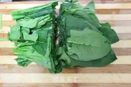 Make Spinach fried eggs step 0