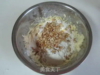 Make Pine cookies step 4