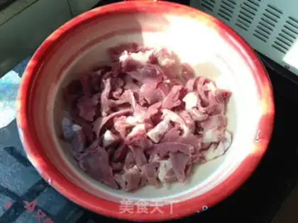 Make Pork heart stewed fish glue step 0