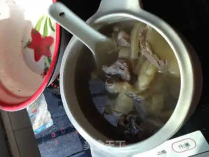 Make Pork heart stewed fish glue step 3