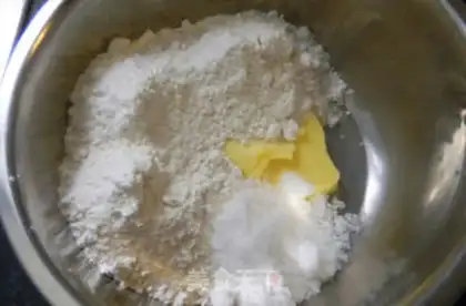 Make Fresh fruit cheese pie step 1