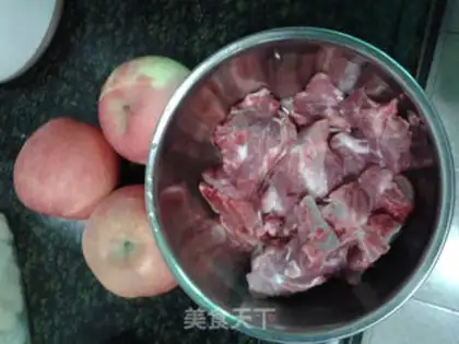 Make Apple soup step 0