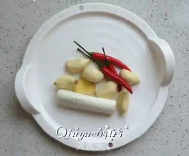 Make Garlic curry step 2