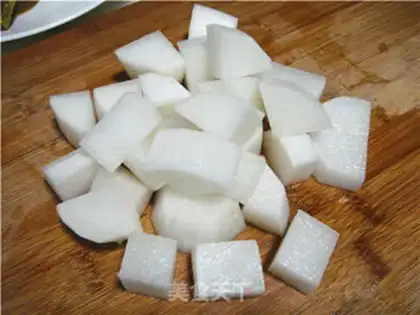 Make Curry radish fishballs step 1