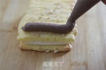Make Double-finger cakes step 17