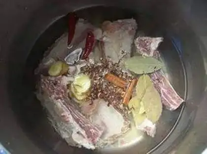 Make Black pepper sauce steaks step 3