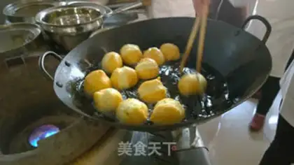 Make Old Beijing cream fried cake step 7