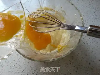 Make Mini yogurt cake step 3