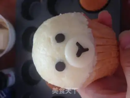 Make Little lamb cupcakes step 11