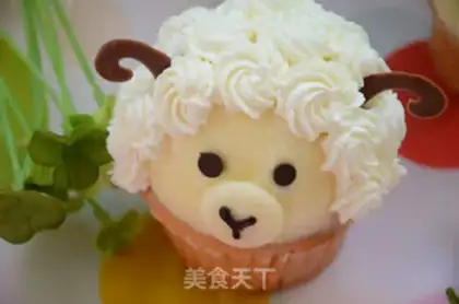 Make Little lamb cupcakes step 13