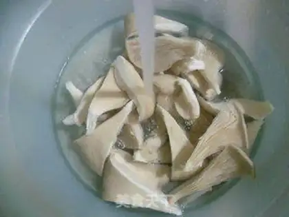 Make Garlic fried mushrooms step 1