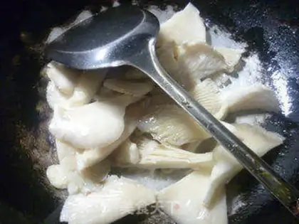 Make Garlic fried mushrooms step 2