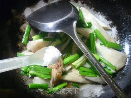 Make Garlic fried mushrooms step 5