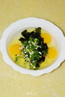 Make An egg roll step 2