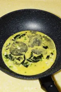 Make An egg roll step 4