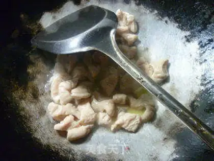 Make The purple onion fried pig intestines step 4